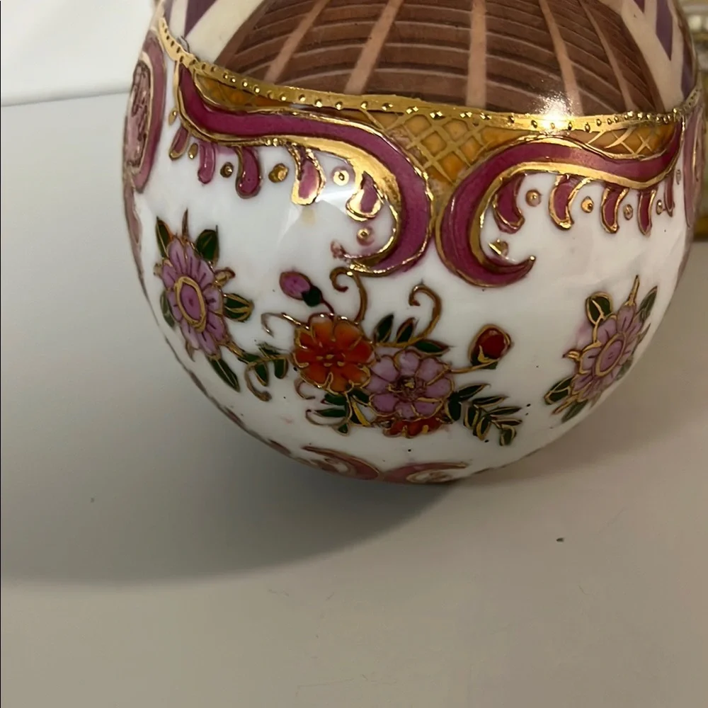 Decorative Ceramic Egg with Last Supper Design - Picture 8 of 13